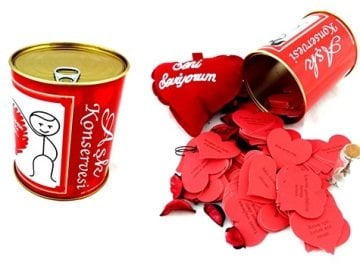 Aşk Dolu Aşk Konservesi Kutusu