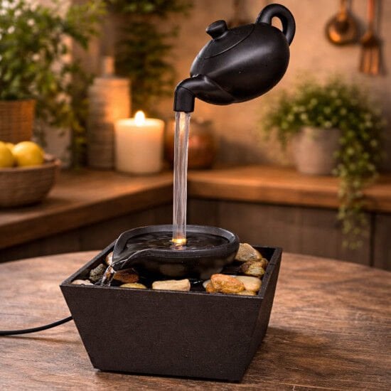 Dekoratif Çaydanlıktan Akan Su Şelalesi Siyah
