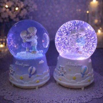 Romantik Sevgili Püskürtmeli Işıklı Müzikli Cam Kar Küresi