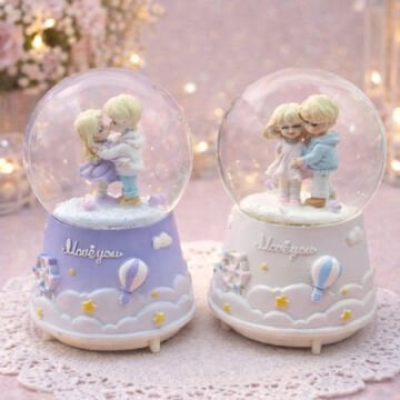 Romantik Sevgili Püskürtmeli Işıklı Müzikli Cam Kar Küresi