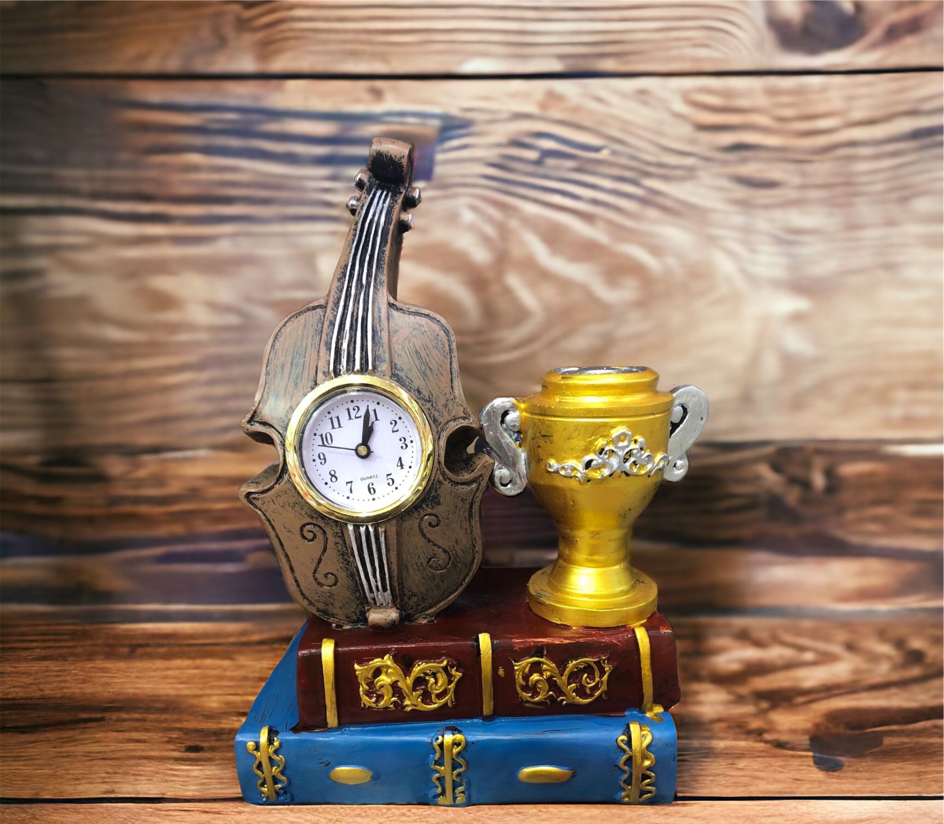 Dekoratif Kitap Üzerinde Polyester Keman Saat ve Kupa Biblosu