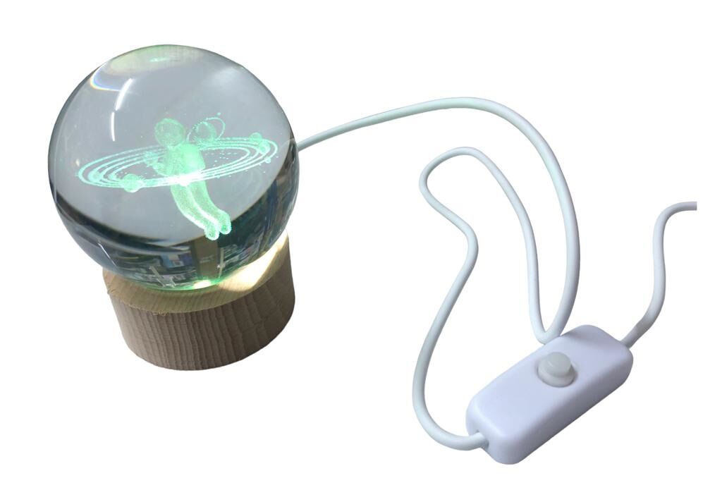 Dekoratif Gezegen Ve Çocuk Tasarımlı Ahşap Altlıklı Işıklı Cam Küre