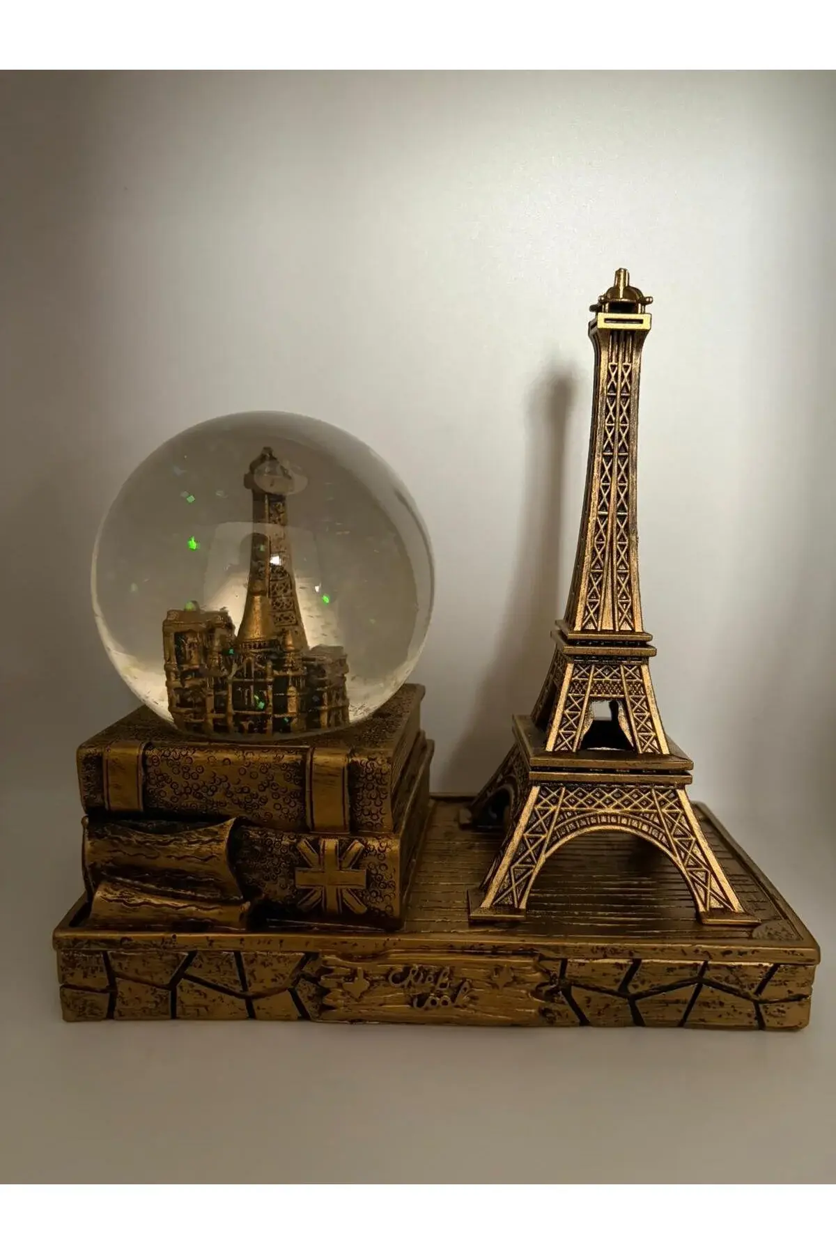 Polyester Işıklı Eyfel Kulesi Ve Cam Küre Dekoratif Biblo