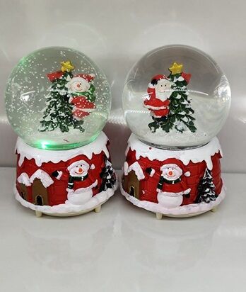 Işıklı Noel Baba Kardan Adam Çam Ağacı Püskürtmeli Müzikli Cam Kar Küresi