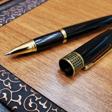 Kutulu Siyah Desenli Metal Kalem