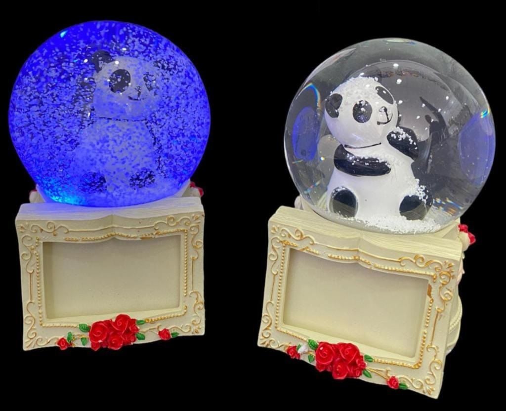 Sevimli Panda Püskürtme Müzikli Fotoğraflı Cam Kar Küresi