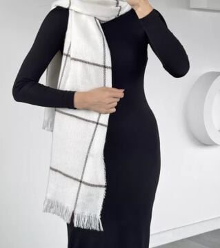 Kadın Desenli Omuz Şalı