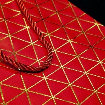 Tasarımlı Kırmızı Ve Gold Hediye Çantası (17 cm x 23 cm)( 12 Adet)