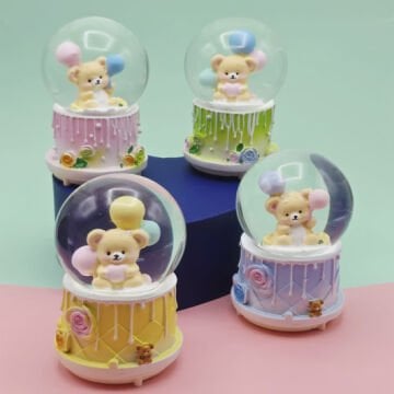 Balon Tutan Sevimli Ayıcık Müzikli Işıklı Cam Kar Küresi