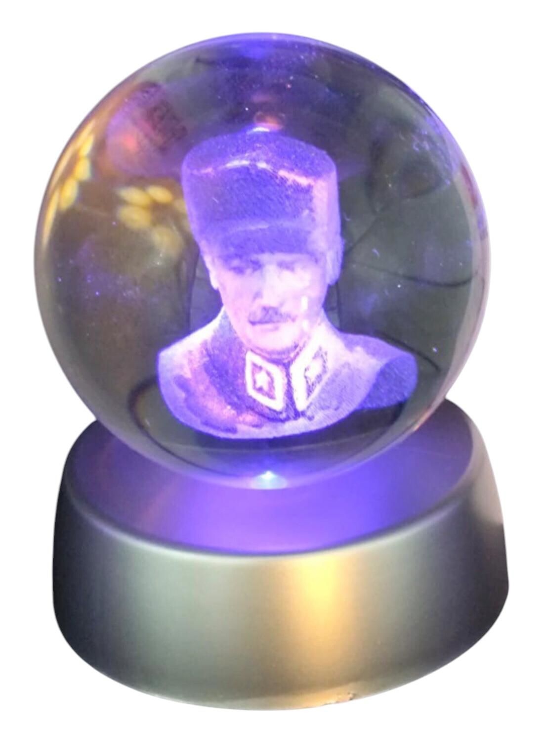 Led Işıklı Renk Değiştiren Atatürk Kristal Cam Küre