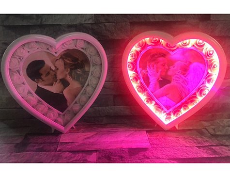 Led Işıklı Güllü Kalp Fotoğraf Çerçevesi