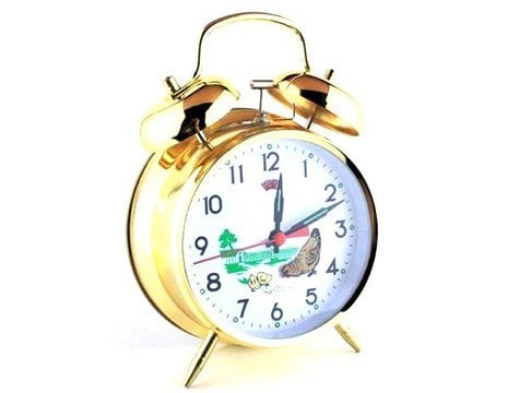 Nostaljik Kurmalı Tavuklu Altın Rengi Çalar Metal Masa Saati