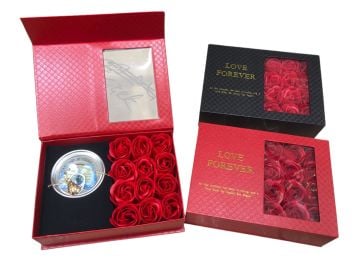 Kutulu Sevgiliye Hediye İstiridye İnci Kolye Ve Sabun Tasarımlı Kırmızı Güller