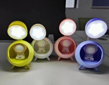 Usb Şarjlı Sevimli Astronot Masa Lambası