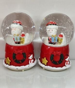 Yılbaşı Noel Baba Ve Hediyeleri Işıklı Müzikli Cam Kar Küresi