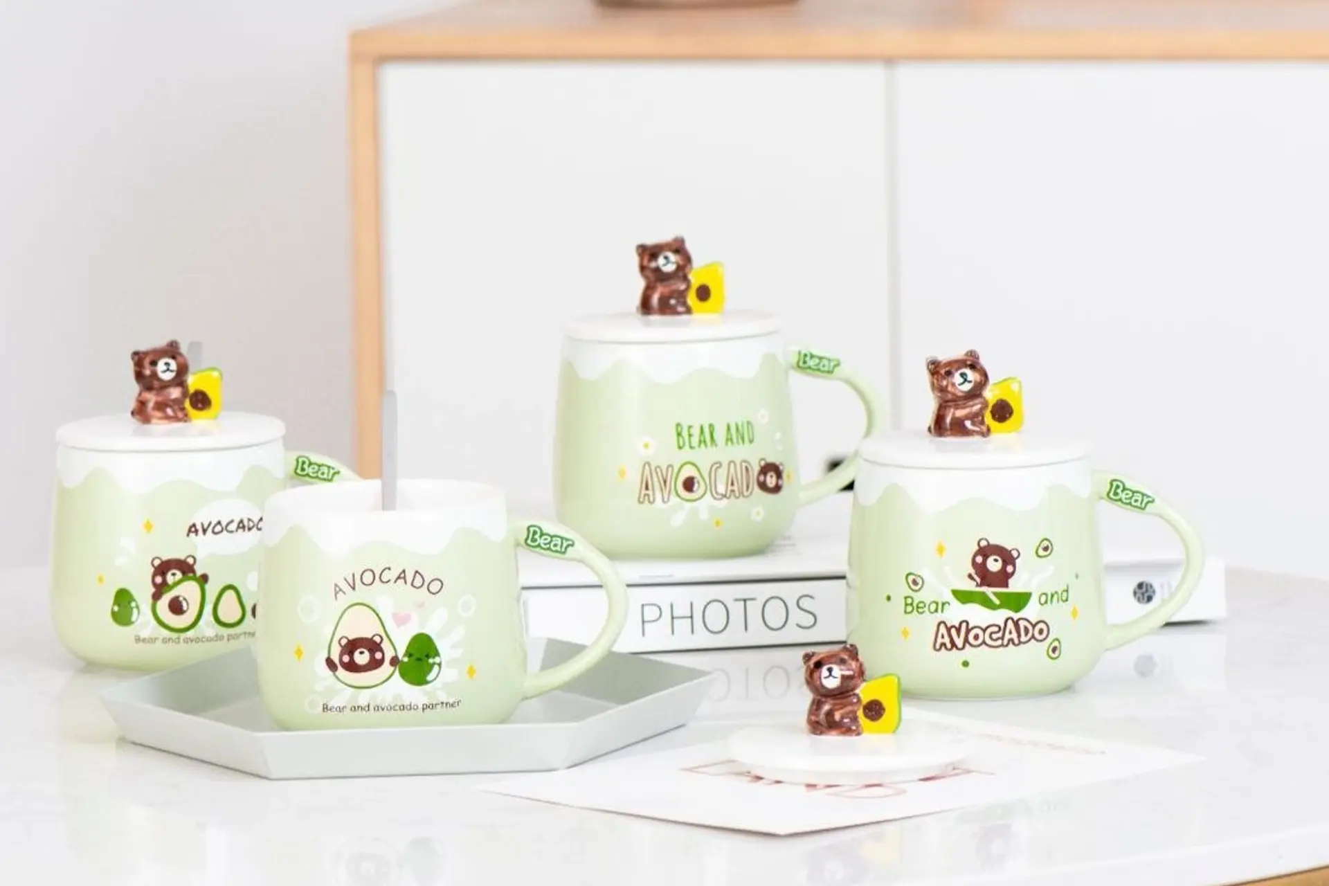 Sevimli Bear Avokado Tasarımlı Seramik Kapaklı Kaşıklı Kupa Bardak