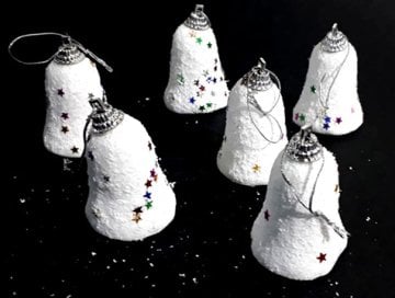 Beyaz Çan Yıl Başı Çam Ağacı Süsü (6 Adet)