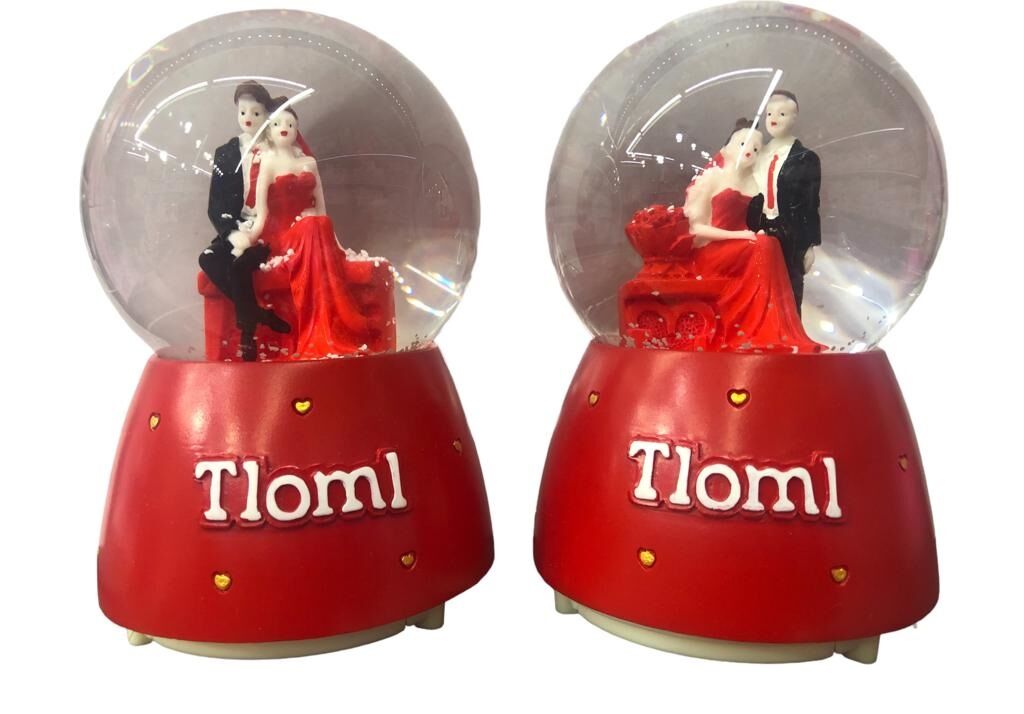 Kırmızı Elbiseli Gelin Damat Temalı Müzikli Işıklı Cam Kar Küresi