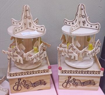 Nostaljik Ahşap Atlı Karınca Müzik Kutusu (Kuğu & At )