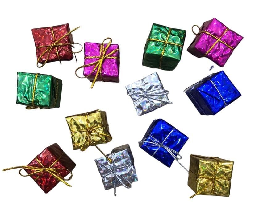 Hediye Paketi Yılbaşı Çam Ağacı Süsü (12 Adet)