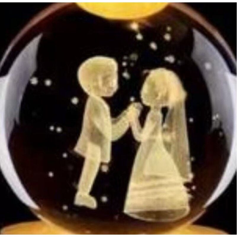 Dekoratif Ahşap Kare Altlıklı Gelin Damat Tasarımlı Işıklı Cam Küre (6 cm)