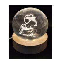 Dekoratif Kalpli Yunus Tasarımlı Ahşap Altlıklı Işıklı Cam Küre (6 cm)