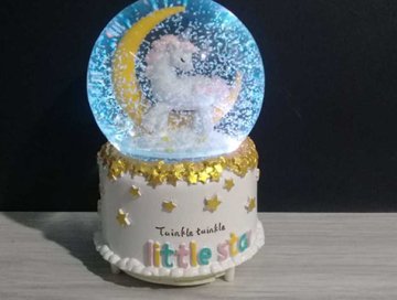 Işıklı Kar Püskürten Pony Kar Küresi Müzik Kutusu