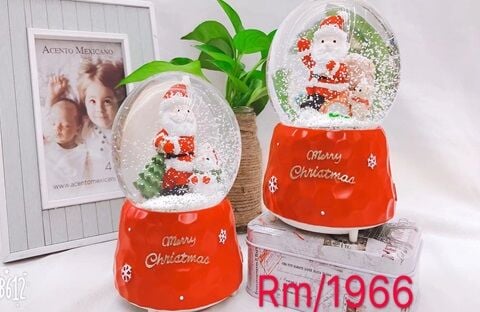Merry Christmas Yazılı Noel Baba Müzikli Cam Kar Küresi