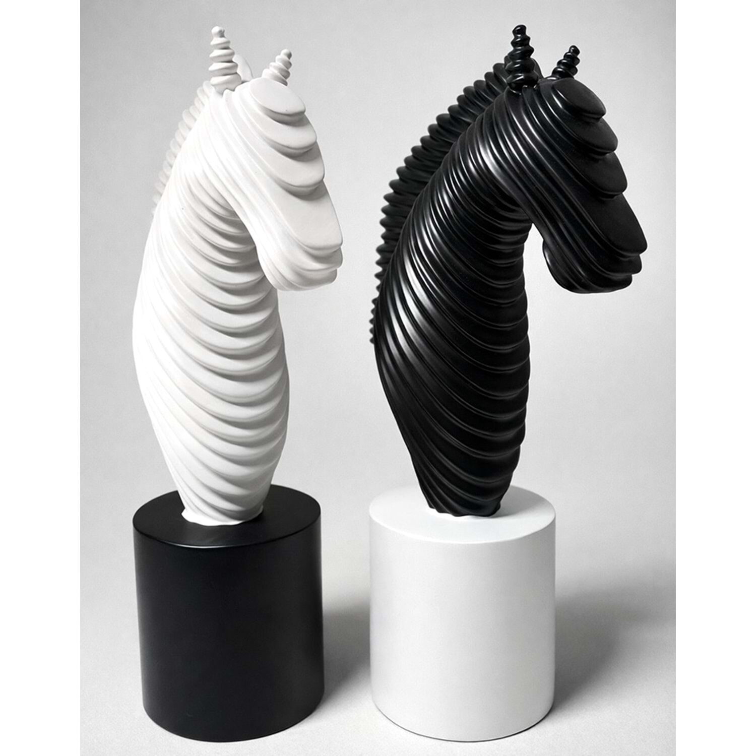 Modern Spiral At Başı Dekoratif Biblo Seti