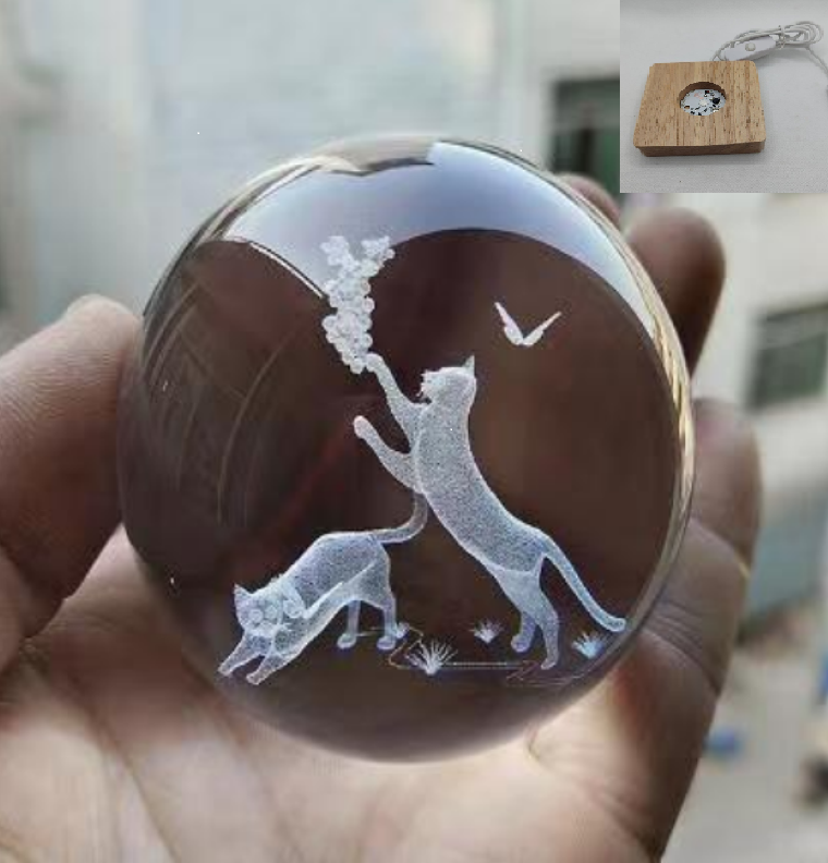 Dekoratif Ahşap Kare Altlıklı Panter Tasarımlı Işıklı Cam Küre (8 cm)