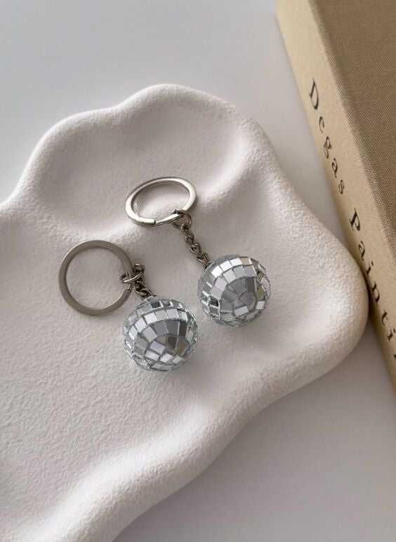 Disko Topu Tasarımlı Anahtarlık Ve Çanta Süsü