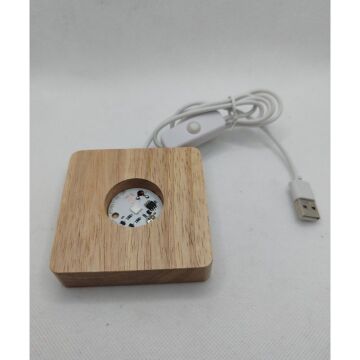 Dekoratif Ahşap Kare Altlıklı Panda Tasarımlı Işıklı Cam Küre (8 cm)
