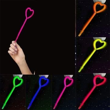Karanlıkta Yanan Kalp Şekilli Glow Stick Partisi Asa Sopa (6 Adet)