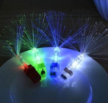 Renkli Ucu Püsküllü Led Işıklı Parmak Işığı (4 Adet)