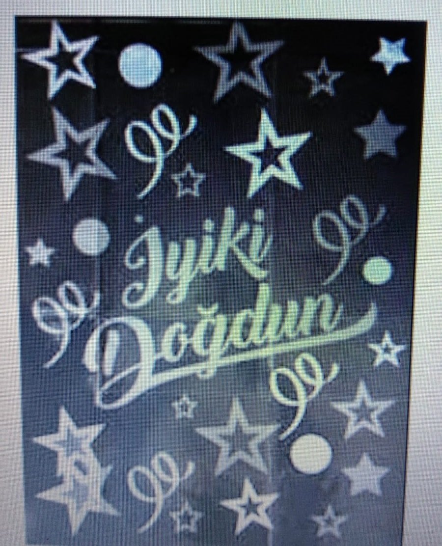 İyi Ki Doğdun Baskılı Siyah Masa Örtüsü