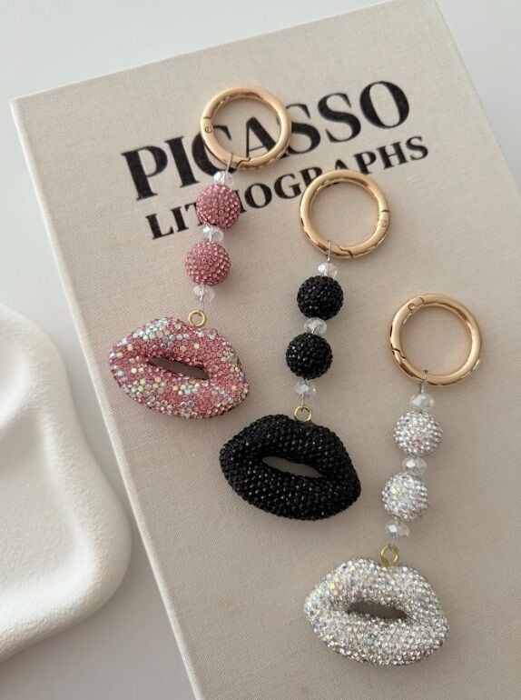 Zirkon Taşlı Dudak Tasarımlı Anahtarlık Ve Çanta Süsü