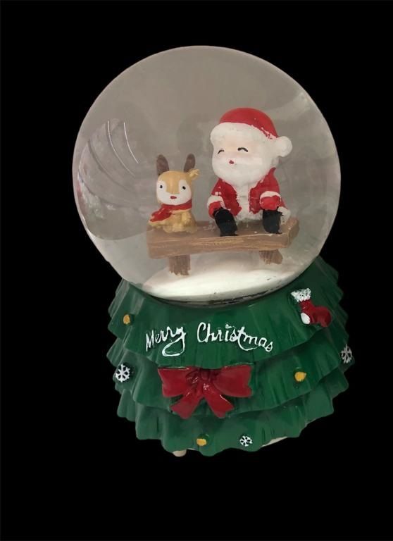Işıklı Noel Baba & Geyik Püskürtmeli Müzikli Cam Kar Küresi