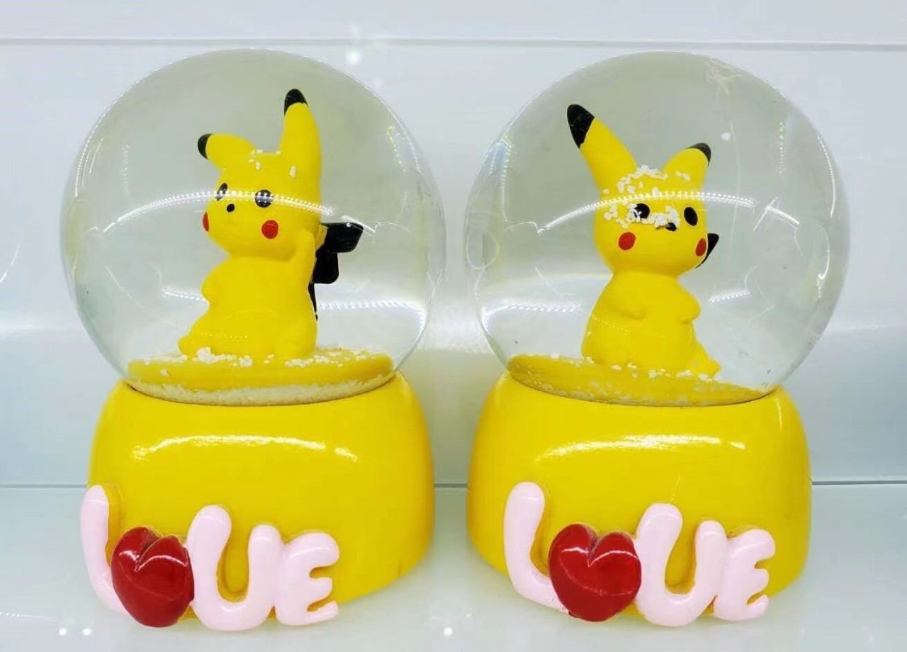 Dekoratif Işıklı Pikachu Cam Kar Küresi
