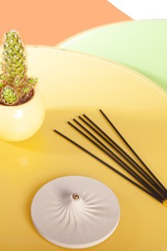 Dekoratif Pirinç Çubuk Gri Beton Oval Tütsülük